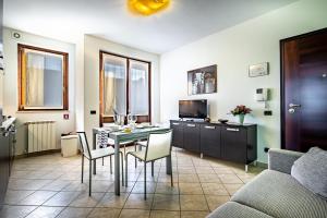 Foto dalla galleria di Casa Vacanze Arianna a Rosia Altre 45 foto