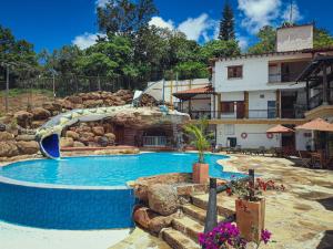 Bazén v ubytování Hotel Las Rocas Resort Villanueva nebo v jeho okolí