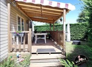 Gallery image of Mobil-home Bora-bora in Les Mathes +12 photos