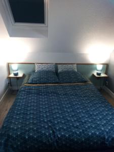 Photo de la galerie de l'établissement Maisonnette VUE MER PANORAMIQUE Trestel plage 4 personnes, à Trévou-Tréguignec