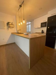 Kuchnia lub aneks kuchenny w obiekcie Apartamento El Palo Beach