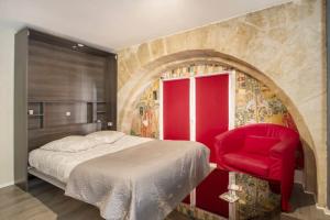 Postel nebo postele na pokoji v ubytování Apparts en ville Place de la Bourse + 66 fotografií