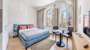 Posteľ alebo postele v izbe v ubytovaní Grey Apartments - Waterlane Vintage