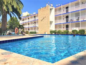 Bazén v ubytovaní Esmeralda Apartment alebo v jeho blízkosti