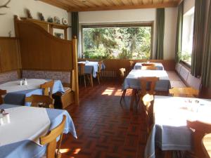 Restorāns vai citas vietas, kur ieturēt maltīti, naktsmītnē Pension Salzburger Hof