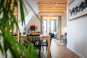 Posedenie v ubytovaní Apartamenty zaSzczyty