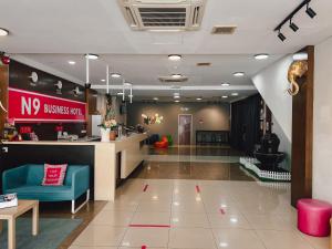 Ο χώρος του λόμπι ή της ρεσεψιόν στο N9 Business Hotel Sdn Bhd