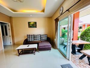 Posezení v ubytování Benwadee Resort Pattaya