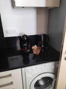 Køkken eller tekøkken på Magical Seaview (Free Parking) + 3 billeder