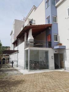 Budova, v ktorej sa apartmán nachádza