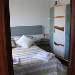 Posteľ alebo postele v izbe v ubytovaní ACAO Vivienda Uso Turístico ARRIBES del Duero