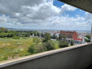 Magnífico apartamento en El Pto de Sta María, aire acc, piscina, zona niños y padel tesisinde bir balkon veya teras