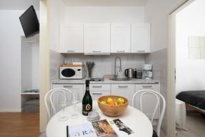 Kuchyň nebo kuchyňský kout v ubytování Kandlers street apartment