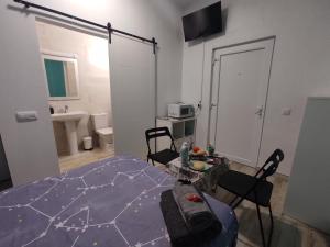 Ein Badezimmer in der Unterkunft Habitación cactus, entrada privada y baño privado en suite by flamingo house, no fumadores