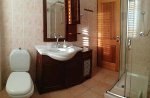 Bilik mandi di La Porta Sulla Costa