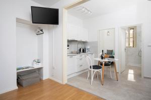 Kuchyň nebo kuchyňský kout v ubytování Kandlers street apartment