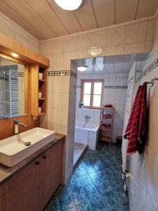 Koupelna v ubytování Ferienhaus Rosl am Grundlsee
