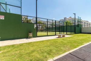 Tenis lub squash w obiekcie Allo Apartments Europa I Parking Piscina Padel 3 Habitaciones lub w pobliżu