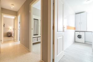 Zdjęcie z galerii obiektu Allo Apartments Europa I Parking Piscina Padel 3 Habitaciones w mieście Jerez de la Frontera