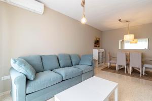 Część wypoczynkowa w obiekcie Allo Apartments Europa I Parking Piscina Padel 3 Habitaciones