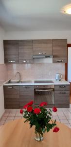 Dapur atau dapur kecil di Apartments Bellus Mare