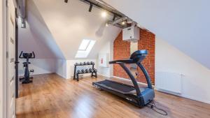 Posilňovňa alebo fitness centrum v ubytovaní Grey Apartments - Waterlane Vintage