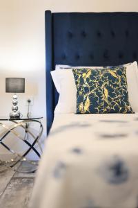Cama ou camas em um quarto em Apartments Marta