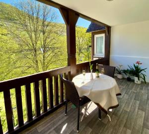 Ein Balkon oder eine Terrasse in der Unterkunft Hotel Krone Riesling