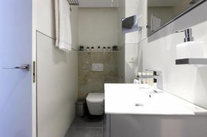 Łazienka w obiekcie Precioso apartamento con vistas al mar y piscinas