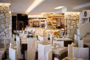 Restaurace v ubytování Hotel Eden
