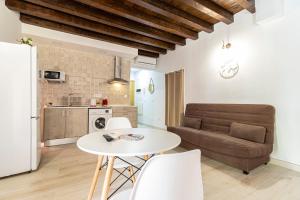 Kuchyň nebo kuchyňský kout v ubytování Allo Apartments Plateros Centro Jacuzzi Comunitario