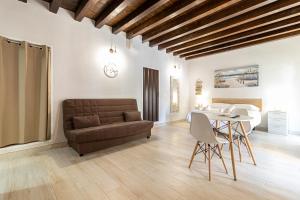 Posezení v ubytování Allo Apartments Plateros Centro Jacuzzi Comunitario
