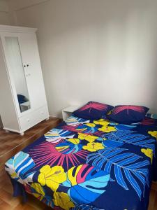 Кровать или кровати в номере Appartement à proximité de la plage du bourg !