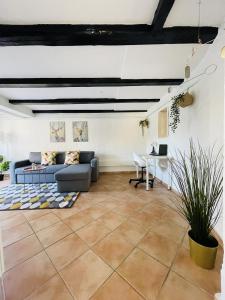 Posezení v ubytování aday - Central Charming Apartment with Terrace