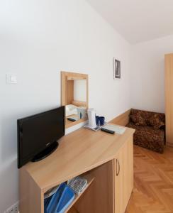 Μια τηλεόραση ή/και κέντρο ψυχαγωγίας στο Apartments Klaricic