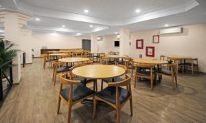Restaurace v ubytování Treebo Grand Legacy Shahenshah