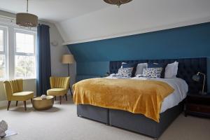 Кровать или кровати в номере Sentry Mead Hotel