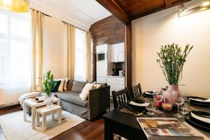 Część wypoczynkowa w obiekcie Honey Apartment - LoftAffair