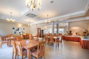 Restaurace v ubytování Dom Wypoczynkowy Rejs