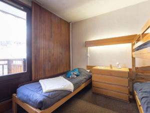 Postel nebo postele na pokoji v ubytování Apartment Hauts De Chaviere A13 by Interhome