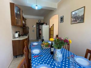 Kjøkken eller kjøkkenkrok på Apartment Olivo - PGI128 by Interhome