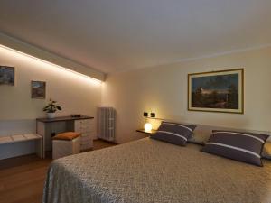 Postel nebo postele na pokoji v ubytování Apartment Casa Maria - LIE140 by Interhome