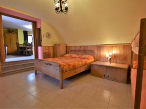Ένα ή περισσότερα κρεβάτια σε δωμάτιο στο Apartment Mariella by Interhome