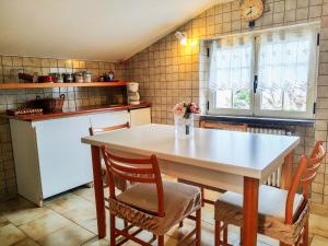 Kjøkken eller kjøkkenkrok på Apartment Nives by Interhome