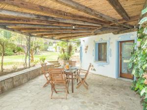 Vonkajšia záhrada v ubytovaní Holiday Home Omer by Interhome