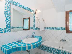 Kúpeľňa v ubytovaní Holiday Home Omer by Interhome
