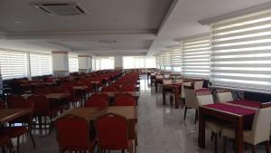 A restaurant or other place to eat at Galaxy Beach Hotel Alanya