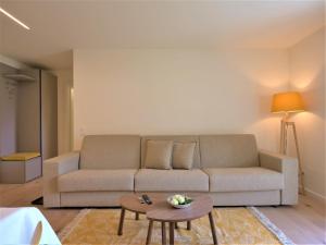 Posezení v ubytování Apartment Chesa Stè 8 by Interhome