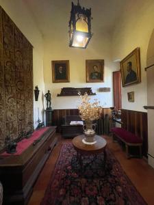 Posedenie v ubytovaní CASA LA TORRE un castello alle porte di Firenze