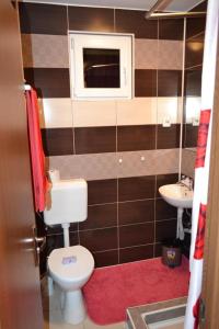 Rolling Stone Hostel tesisinde bir banyo